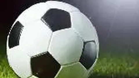 深圳队负于大连人，争榜战激烈进行中